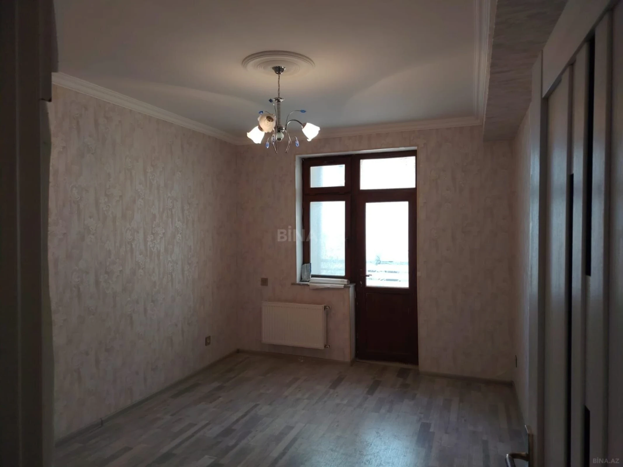 Satılır 3 otaqlı mənzil 102 m²
