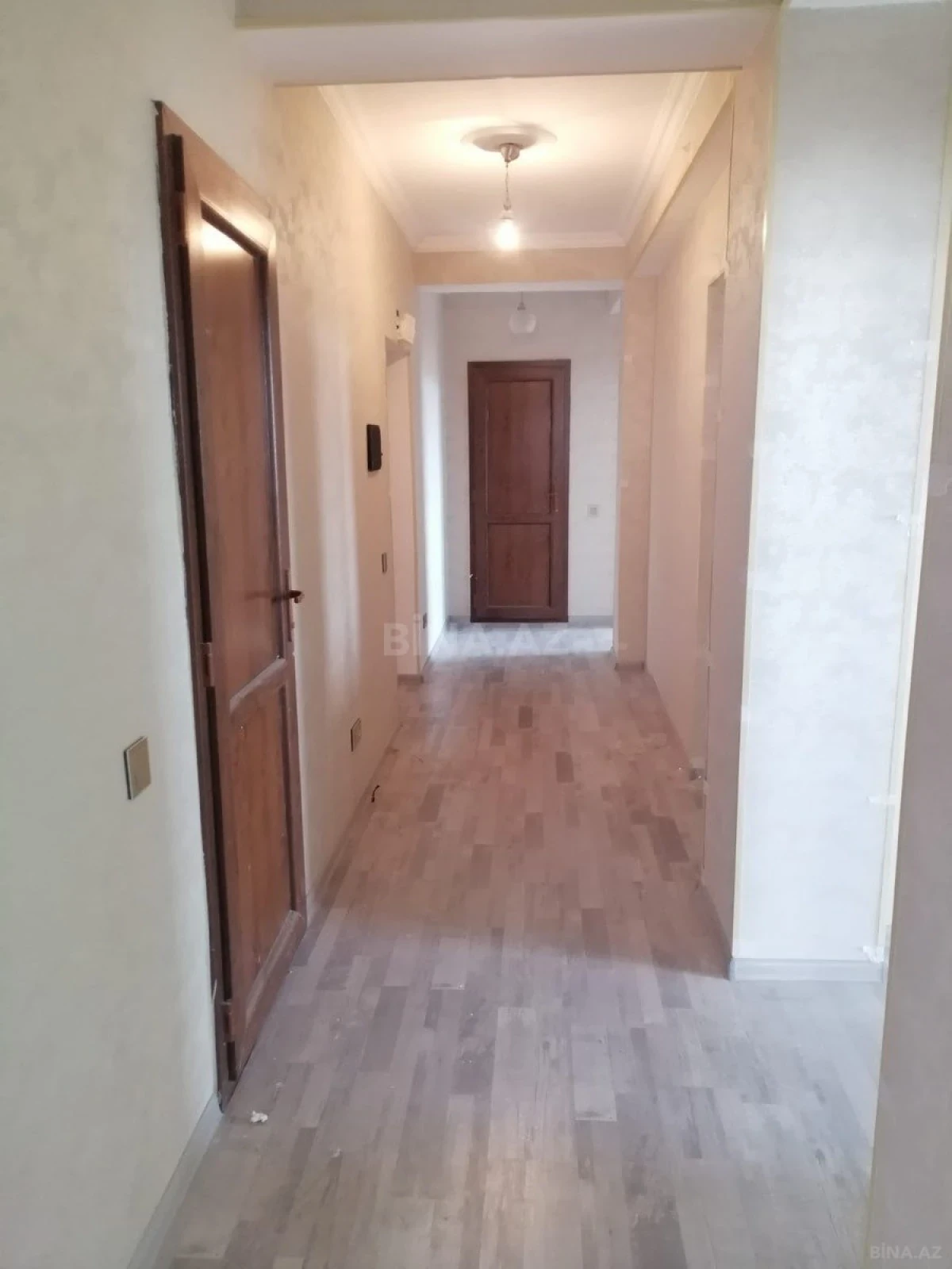 Satılır 3 otaqlı mənzil 102 m²