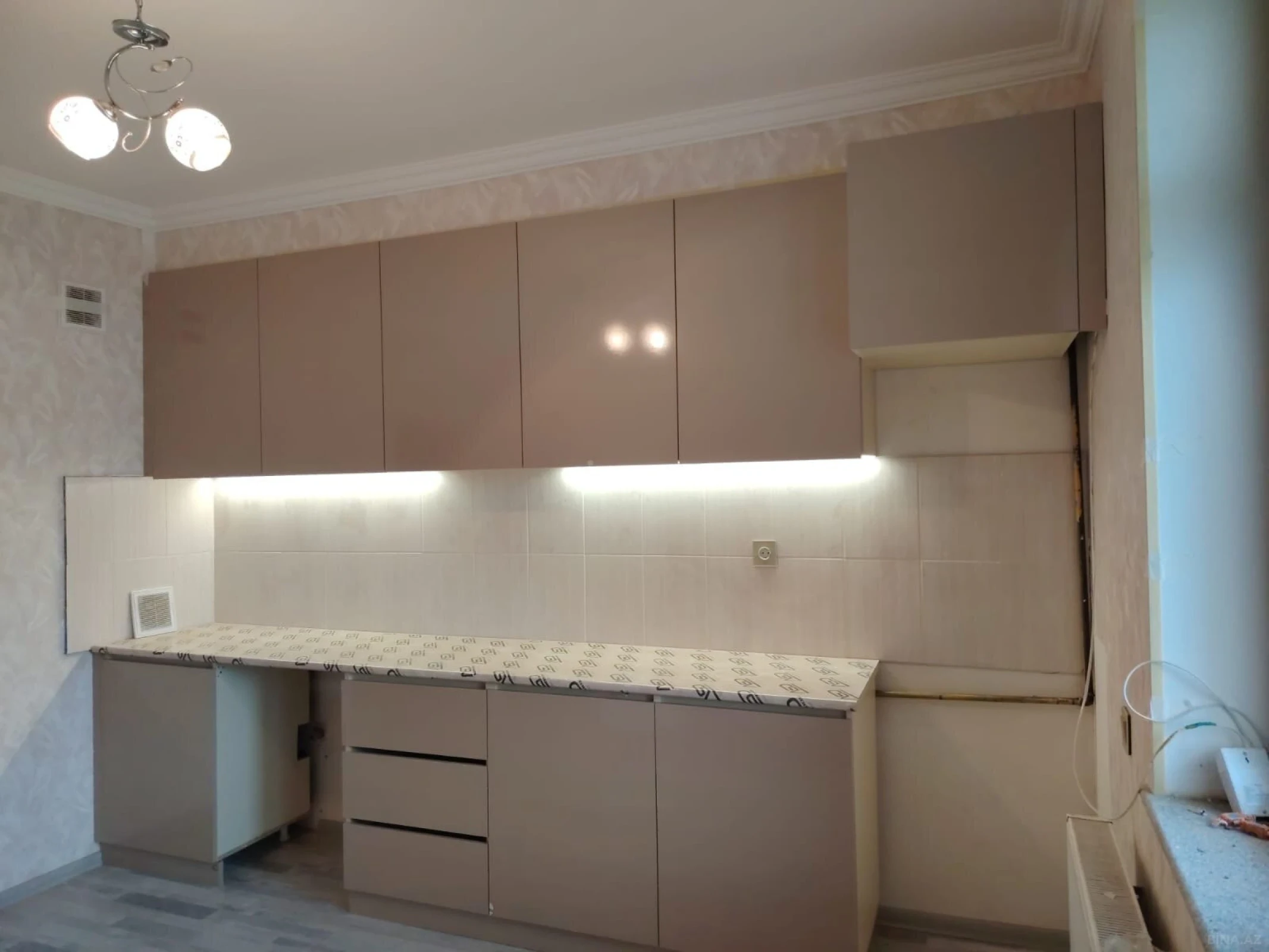 Satılır 3 otaqlı mənzil 102 m²