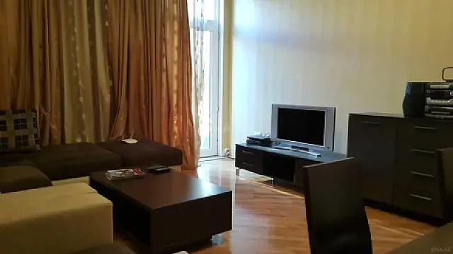 Kirayə verilir 3 otaqlı mənzil 100 m² — Bakı, Sahil qəs. 3 otaq 100.00 m²
