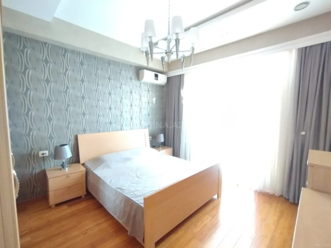 Kirayə verilir 3 otaqlı mənzil 115 m²