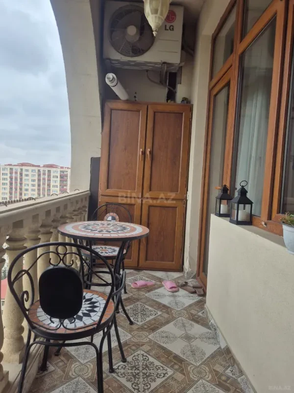 Satılır 3 otaqlı mənzil 214 m²