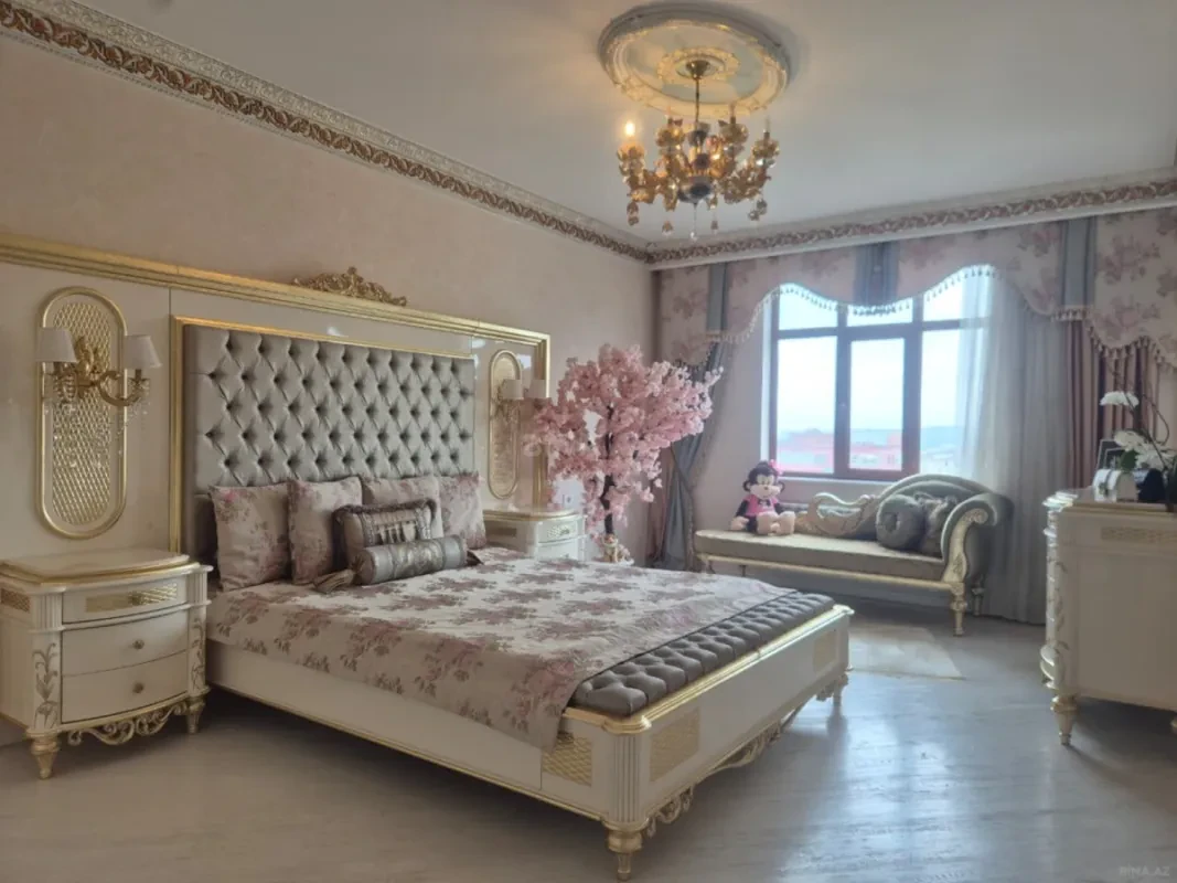 Satılır 3 otaqlı mənzil 214 m²