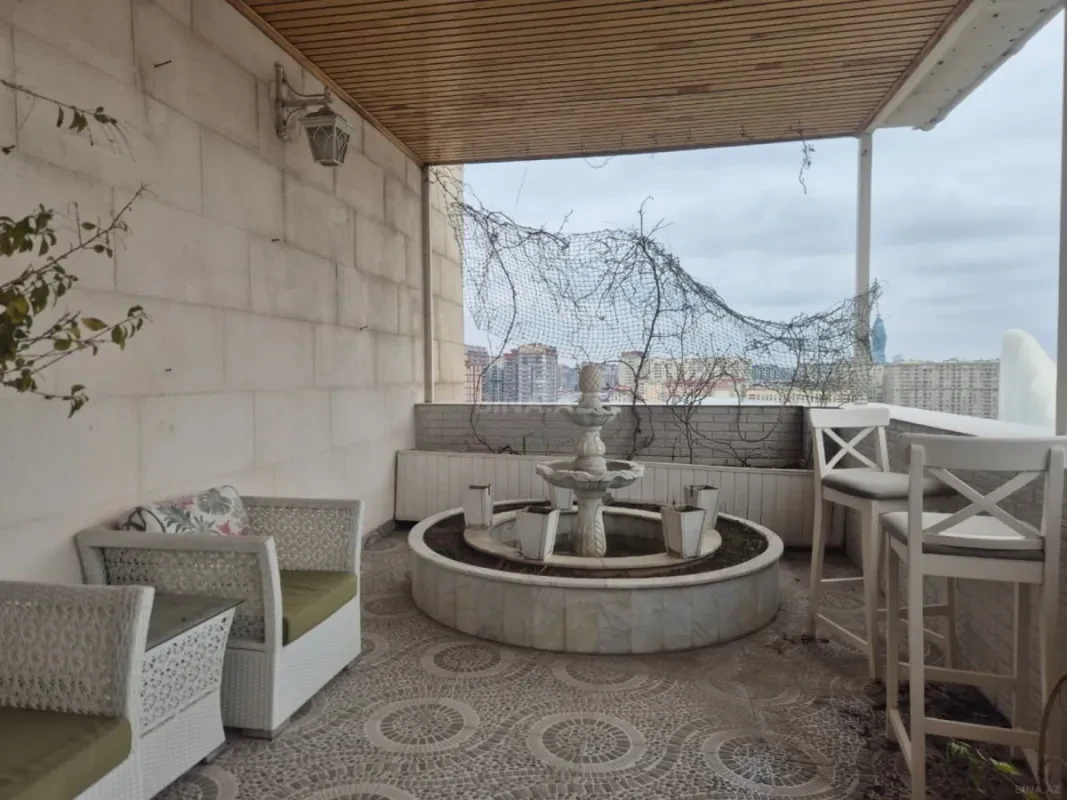 Satılır 3 otaqlı mənzil 214 m²