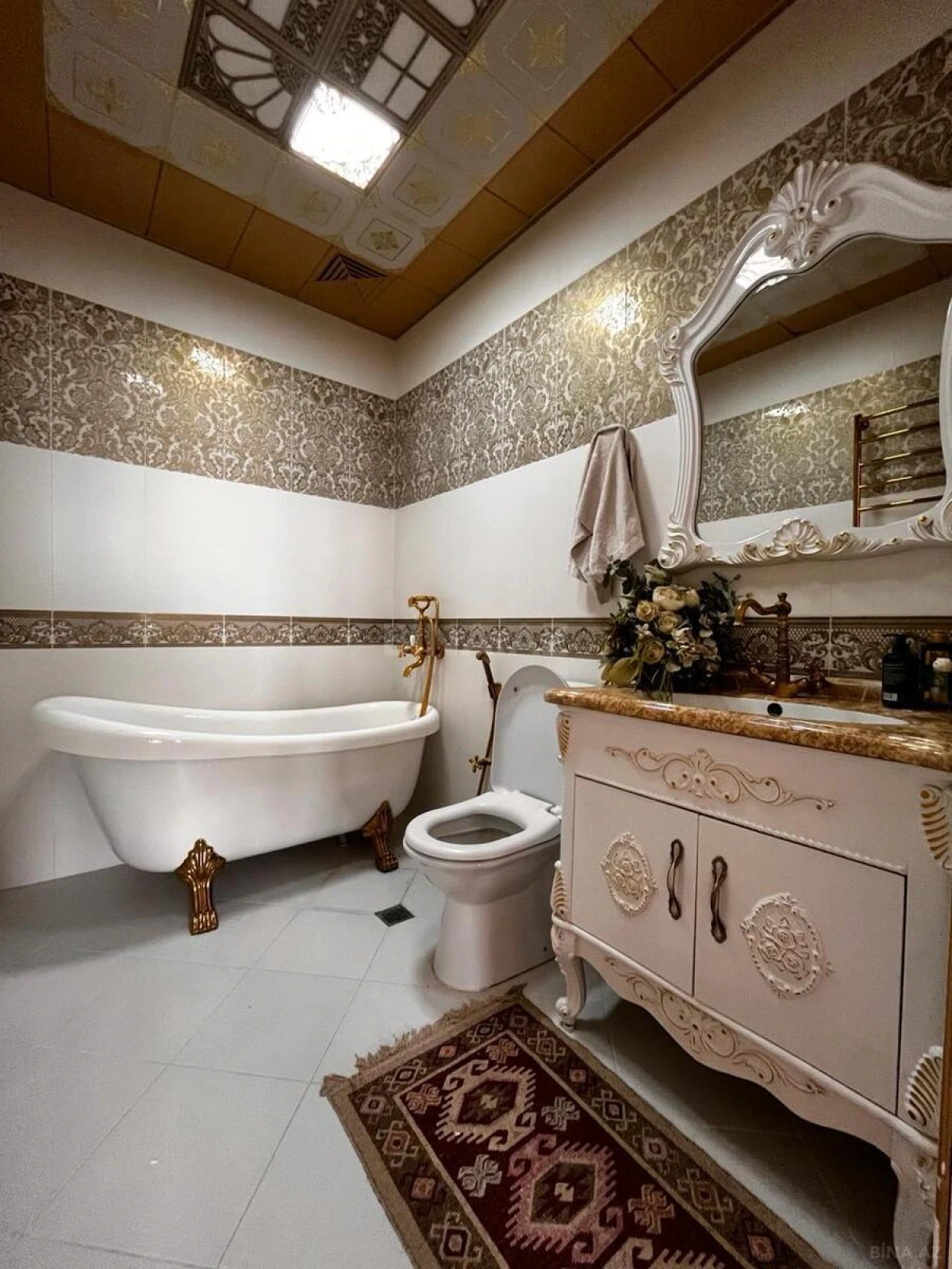 Satılır 3 otaqlı mənzil 214 m²