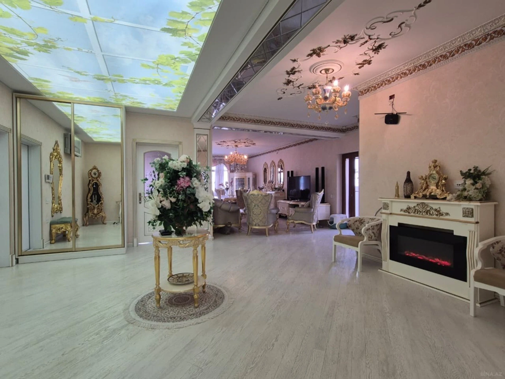 Satılır 3 otaqlı mənzil 214 m²