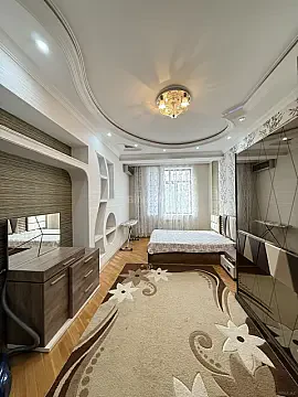 Satılır 3 otaqlı mənzil 142 m²