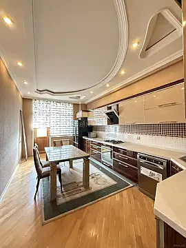 Satılır 3 otaqlı mənzil 142 m² — Bakı 3 otaq 142.00 m²