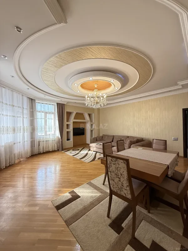 Satılır 3 otaqlı mənzil 142 m²