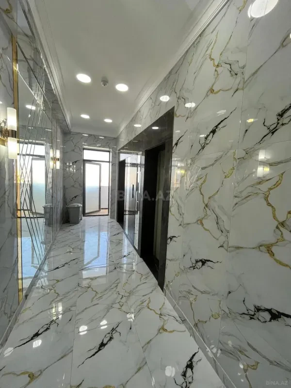 Satılır 4 otaqlı mənzil 285 m²