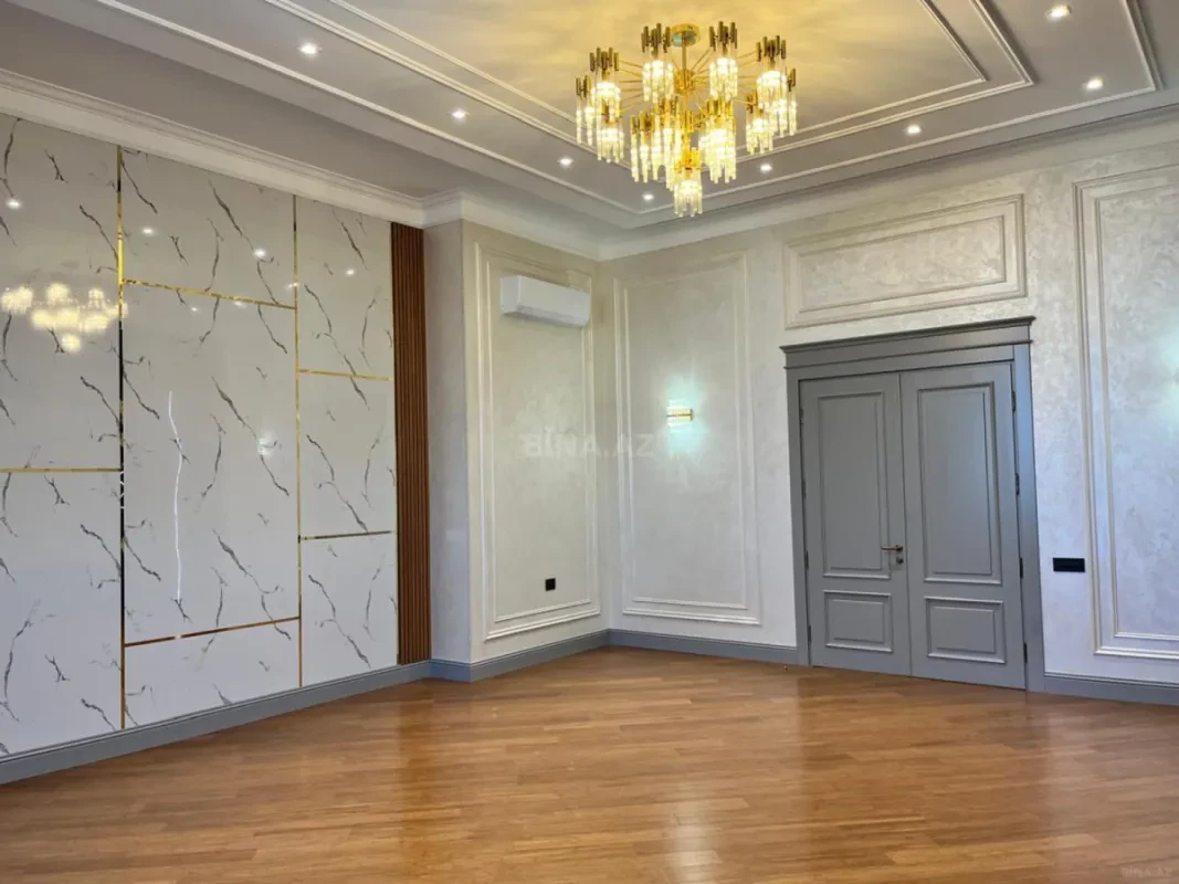 Satılır 4 otaqlı mənzil 285 m²