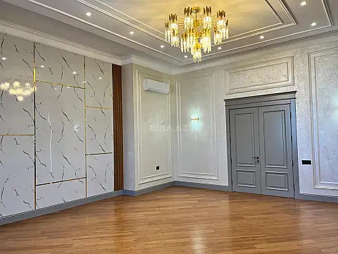 Satılır 4 otaqlı mənzil 285 m²