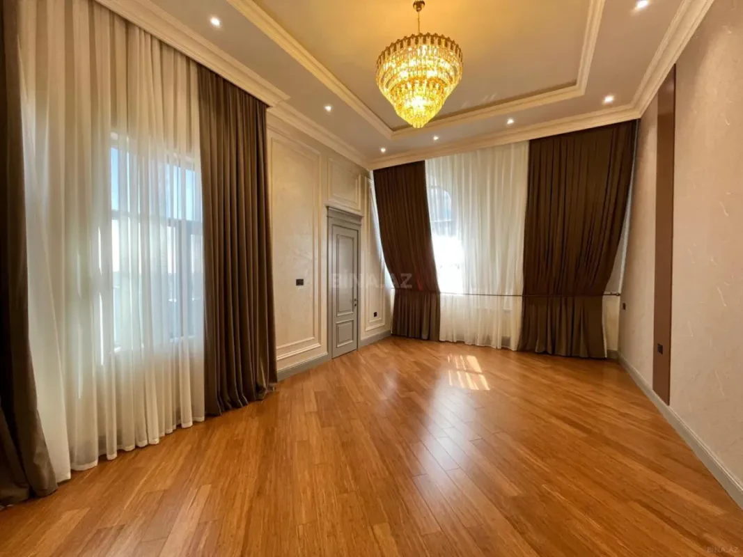Satılır 4 otaqlı mənzil 285 m²