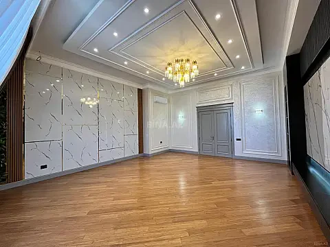 Satılır 4 otaqlı mənzil 285 m²