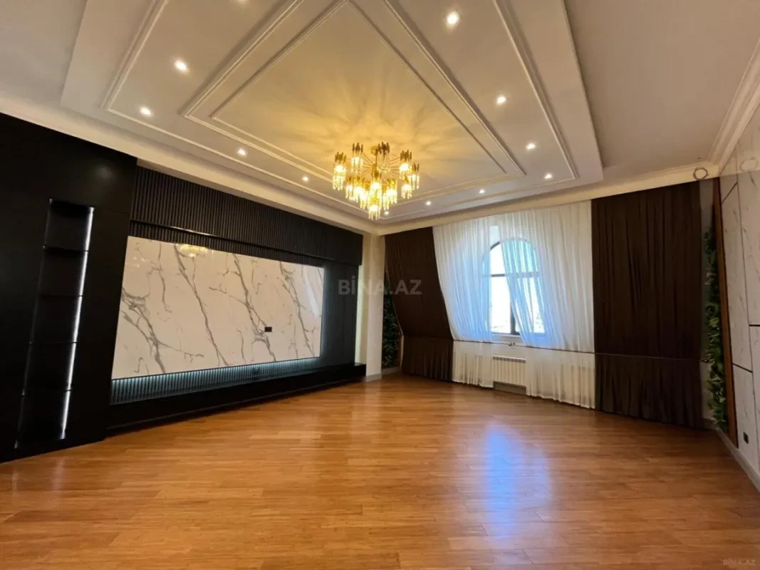 Satılır 4 otaqlı mənzil 285 m²