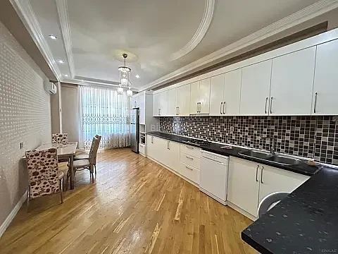 Kirayə verilir 3 otaqlı mənzil 170 m²
