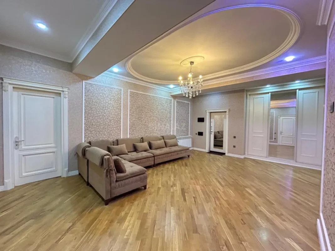 Kirayə verilir 3 otaqlı mənzil 170 m²