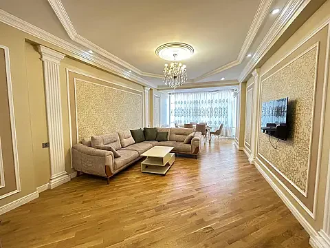 Kirayə verilir 3 otaqlı mənzil 170 m²