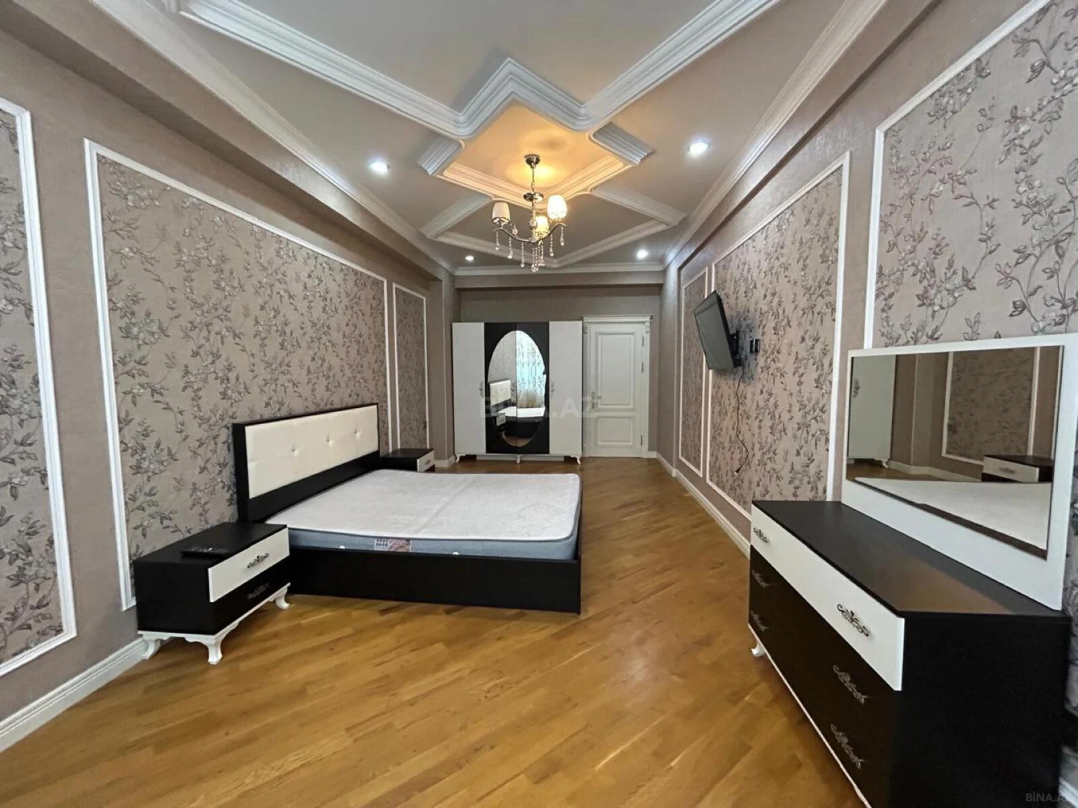 Kirayə verilir 3 otaqlı mənzil 170 m²