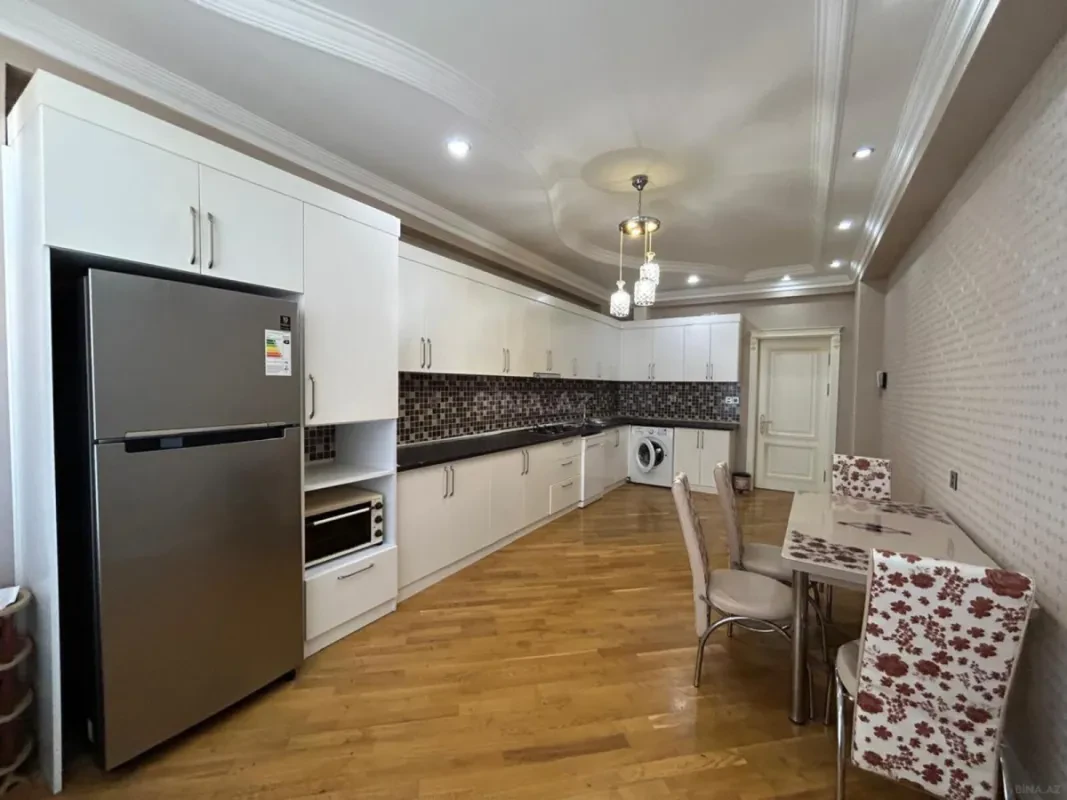 Kirayə verilir 3 otaqlı mənzil 170 m²