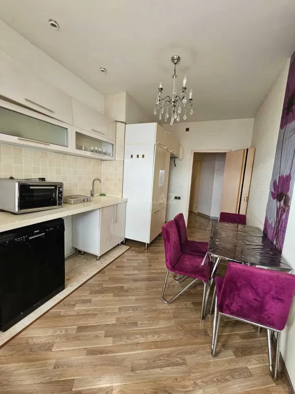 Satılır 2 otaqlı mənzil 85 m²