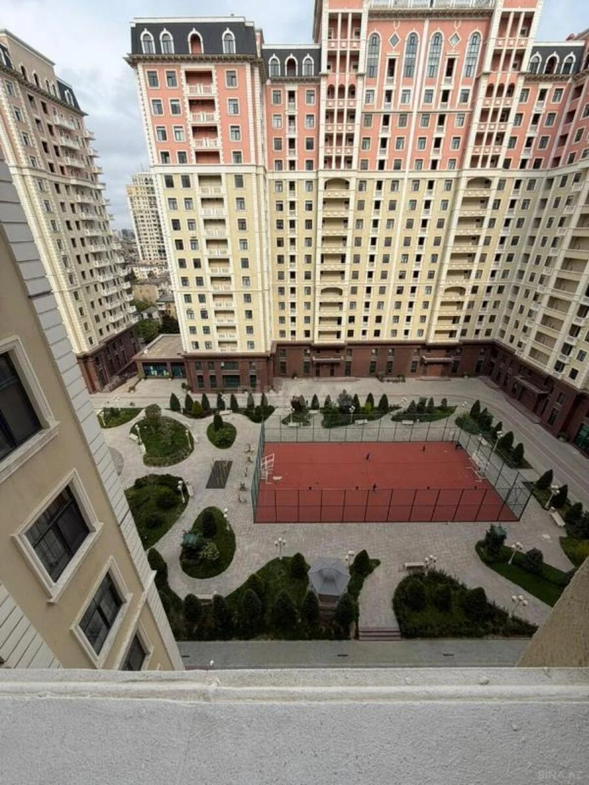 Satılır 3 otaqlı mənzil 119 m²
