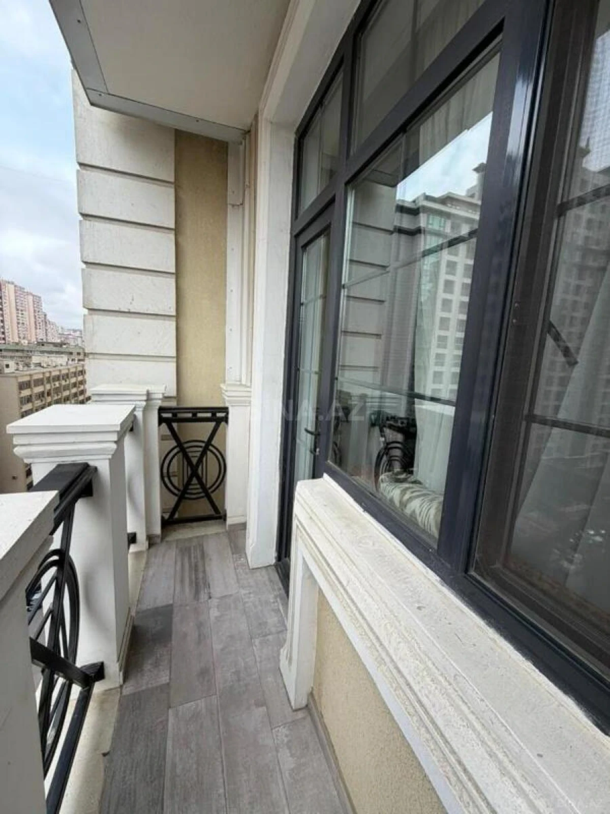 Satılır 3 otaqlı mənzil 119 m²