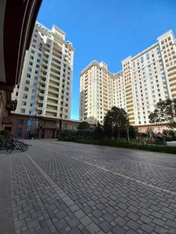 Satılır 3 otaqlı mənzil 119 m²