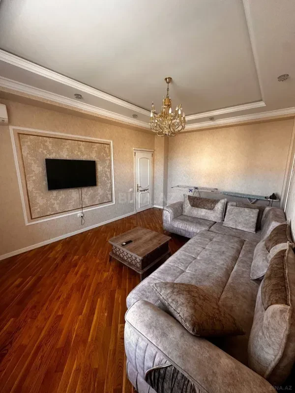 Kirayə verilir 2 otaqlı mənzil 90 m²