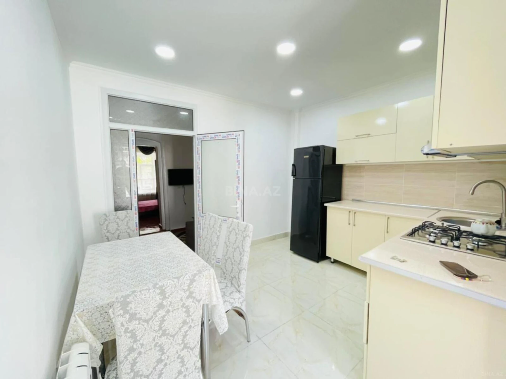 Kirayə verilir 2 otaqlı mənzil 50 m²