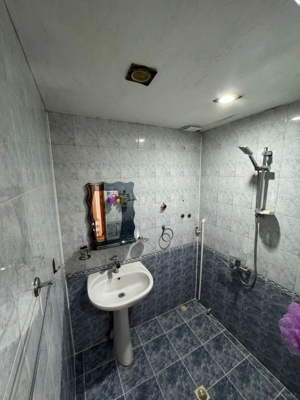 Kirayə verilir 2 otaqlı mənzil 60 m²
