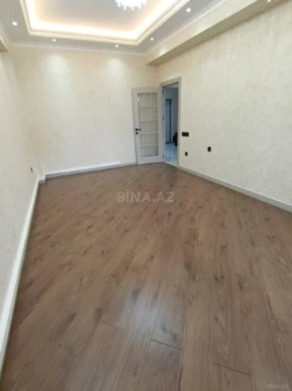 Kirayə verilir 2 otaqlı mənzil 74 m²