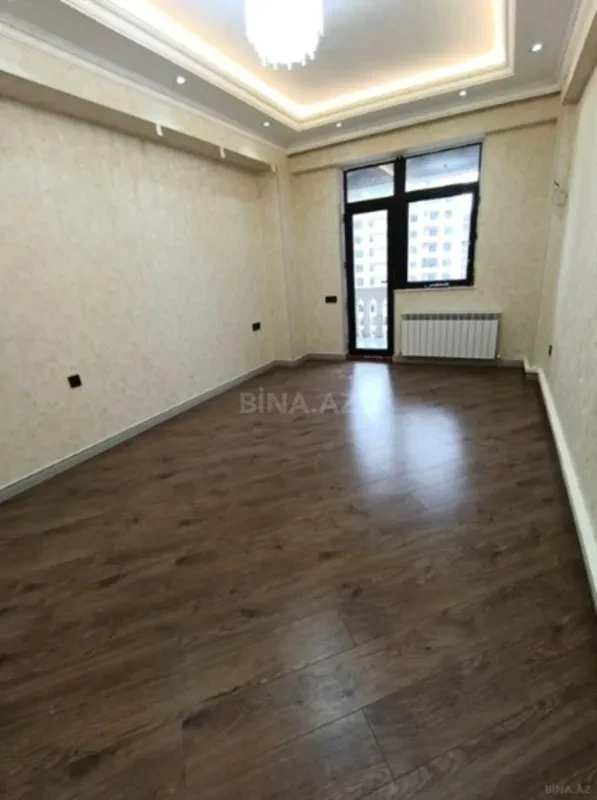 Kirayə verilir 2 otaqlı mənzil 74 m²