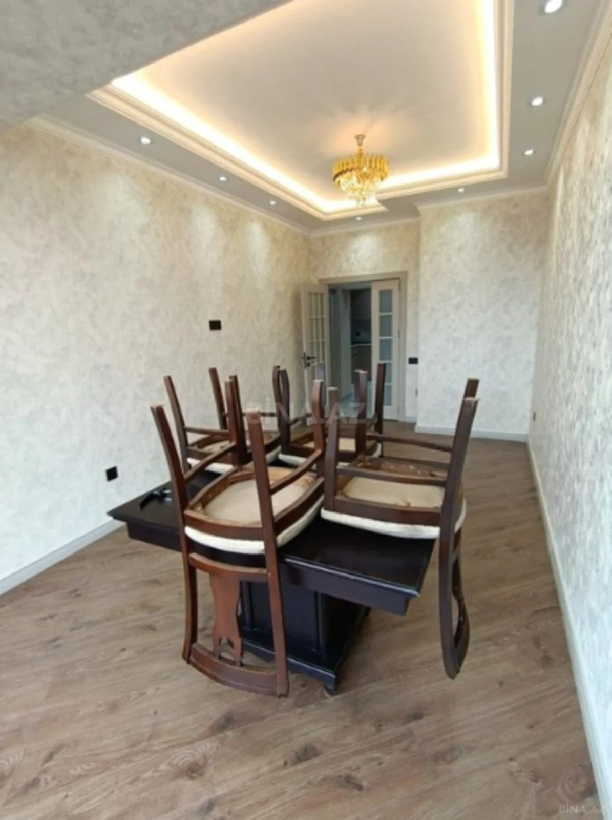 Kirayə verilir 2 otaqlı mənzil 74 m²