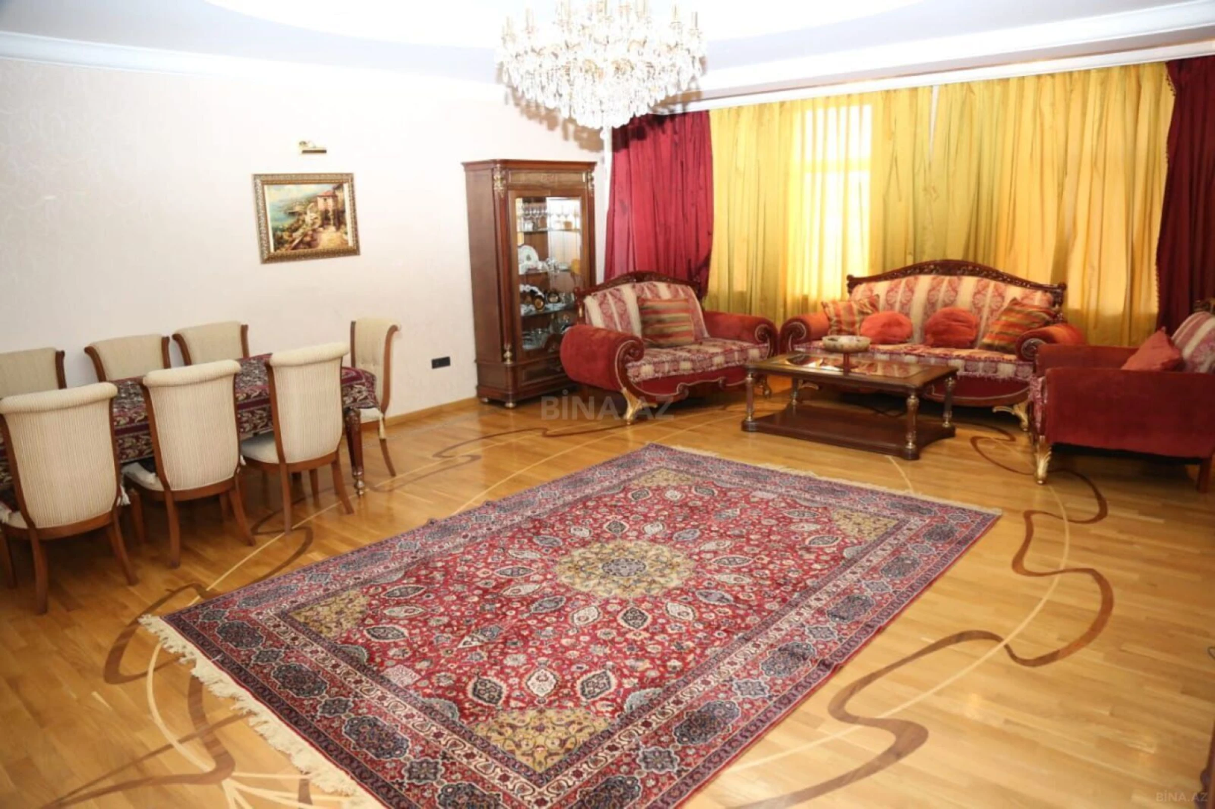 Kirayə verilir 4 otaqlı mənzil 250 m²