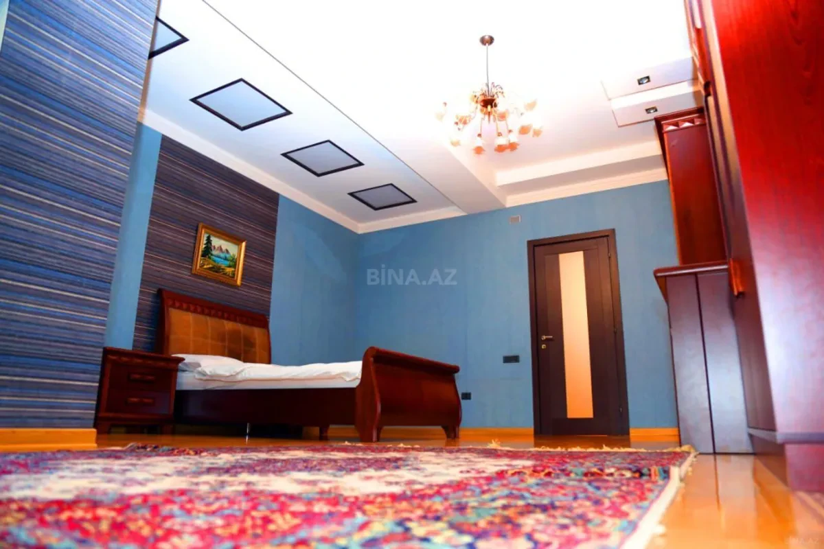 Kirayə verilir 4 otaqlı mənzil 250 m²