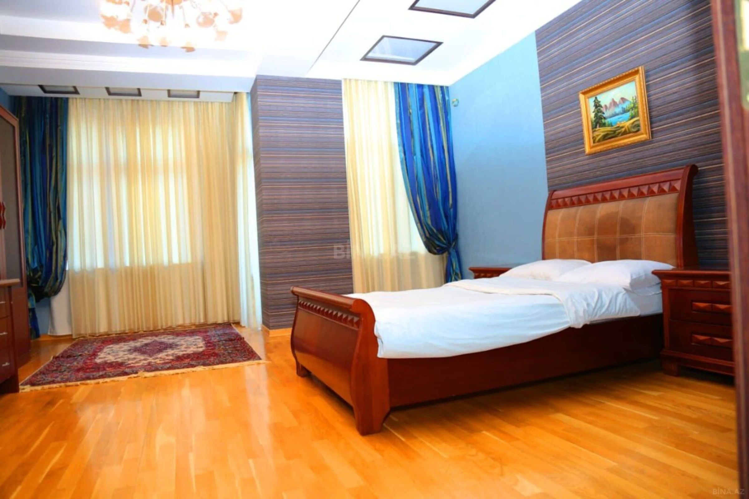 Kirayə verilir 4 otaqlı mənzil 250 m²