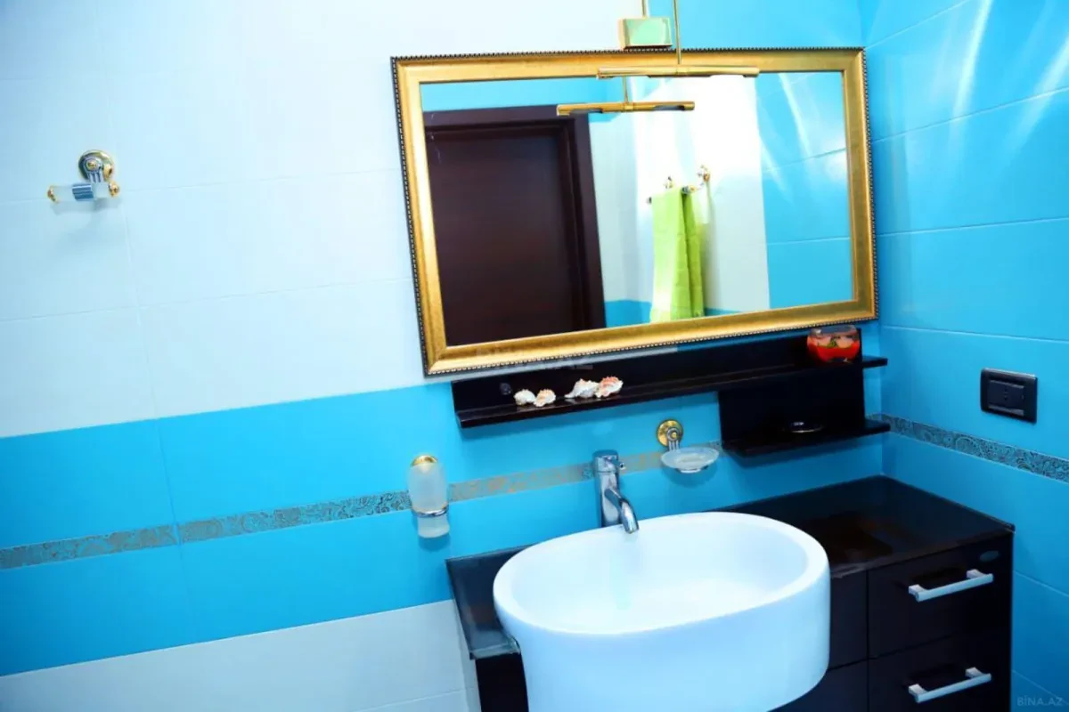 Kirayə verilir 4 otaqlı mənzil 250 m²
