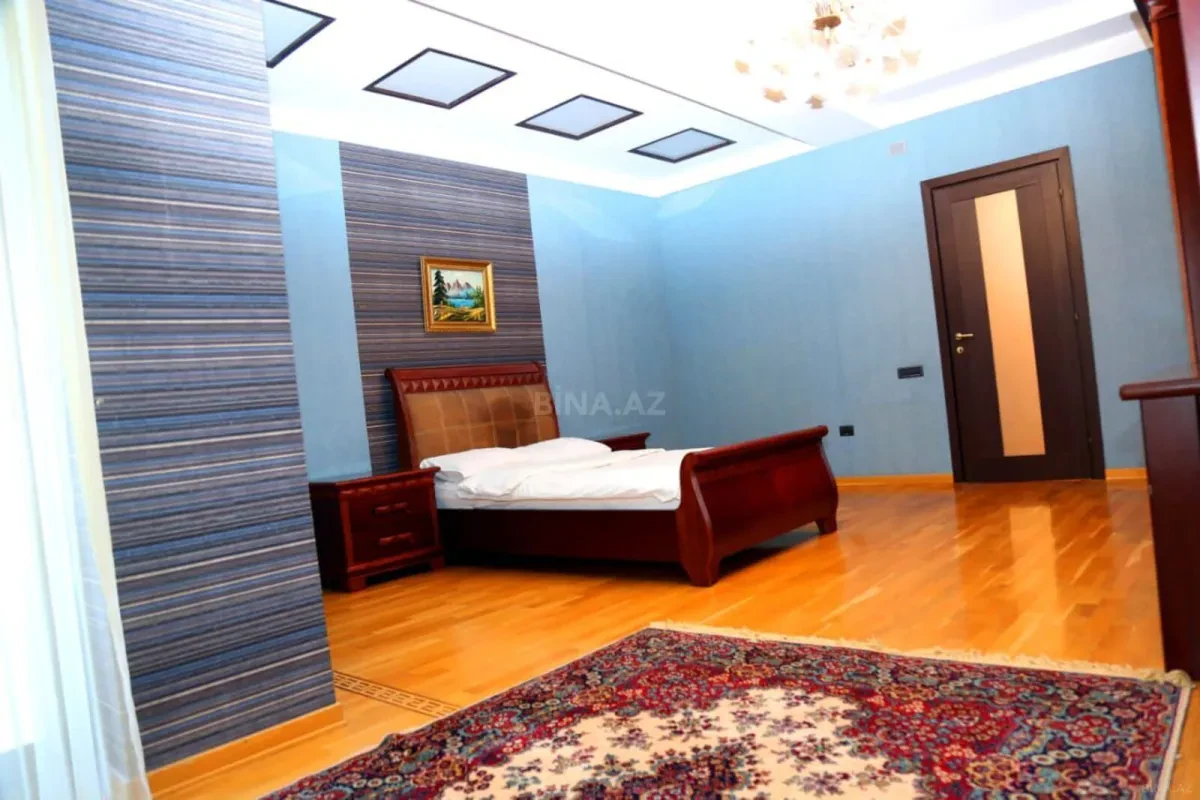 Kirayə verilir 4 otaqlı mənzil 250 m²