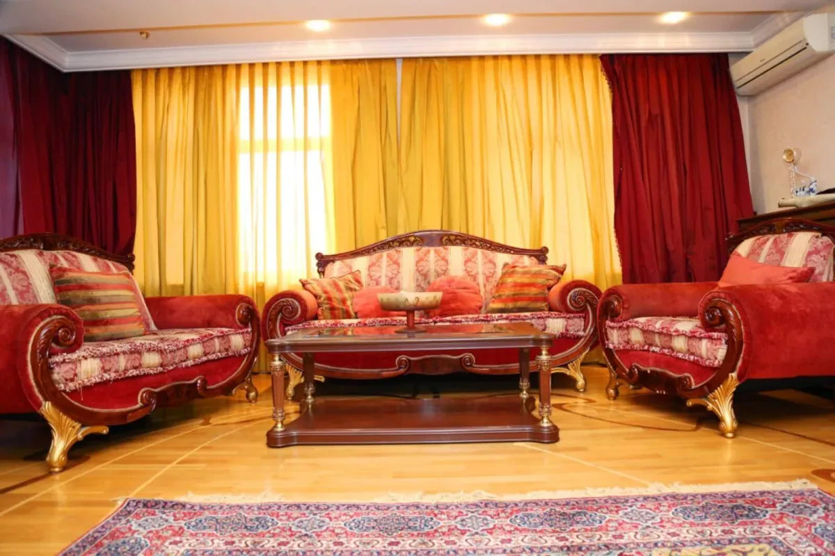 Kirayə verilir 4 otaqlı mənzil 250 m²