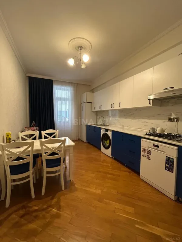 Kirayə verilir 2 otaqlı mənzil 85 m²