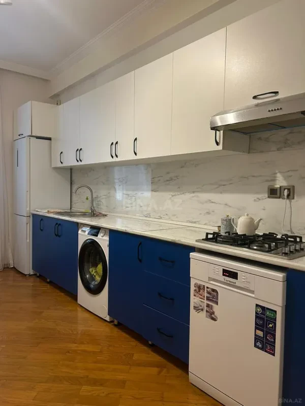 Kirayə verilir 2 otaqlı mənzil 85 m²