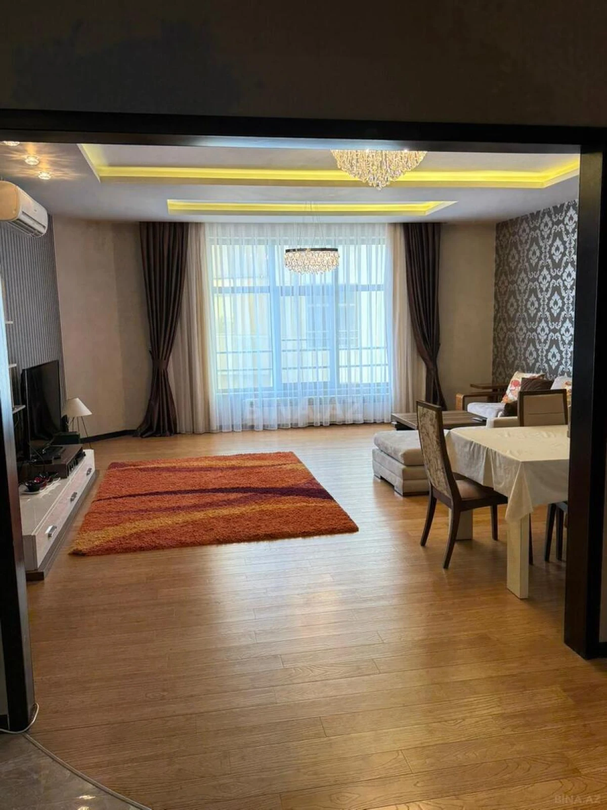 Kirayə verilir 3 otaqlı mənzil 160 m²