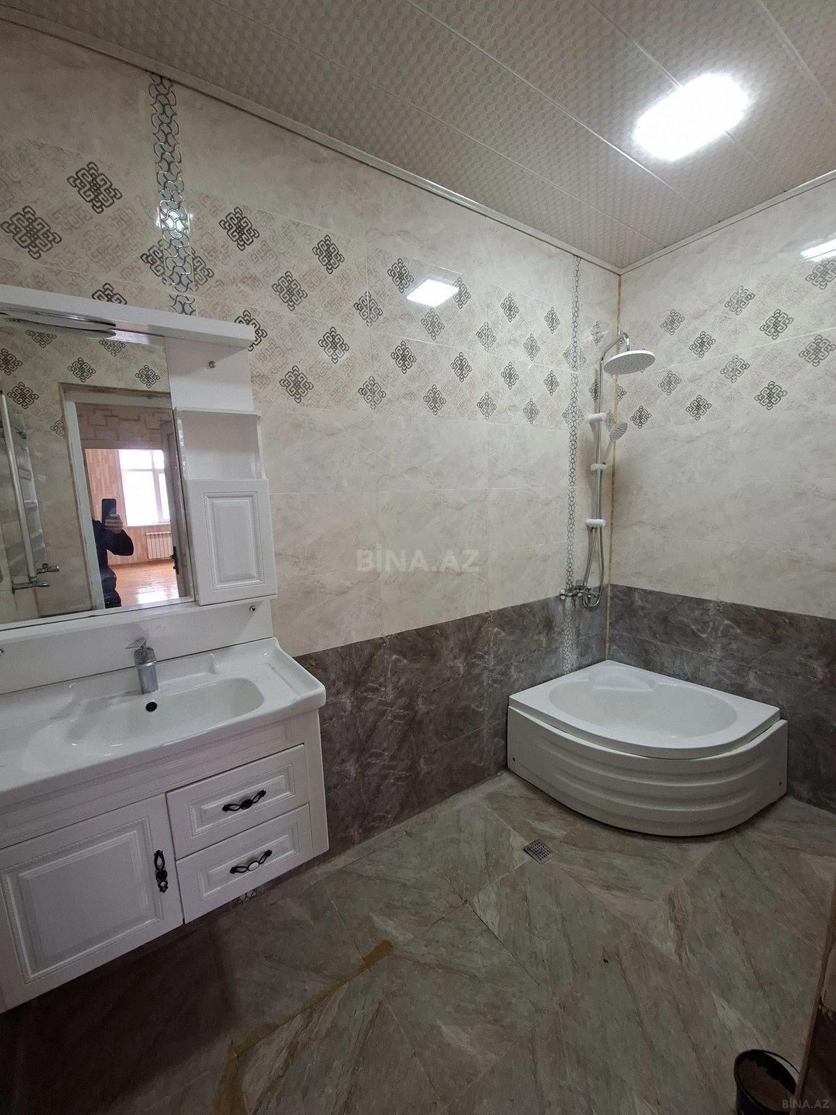 Kirayə verilir 3 otaqlı mənzil 120 m²