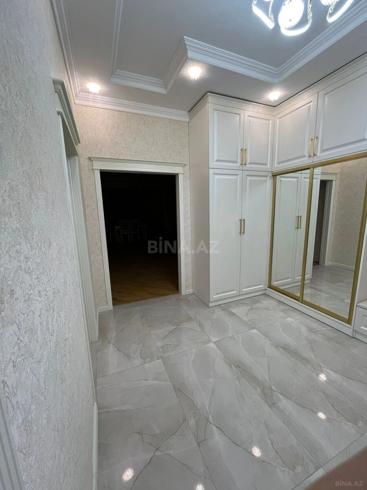 Kirayə verilir 3 otaqlı mənzil 102 m²