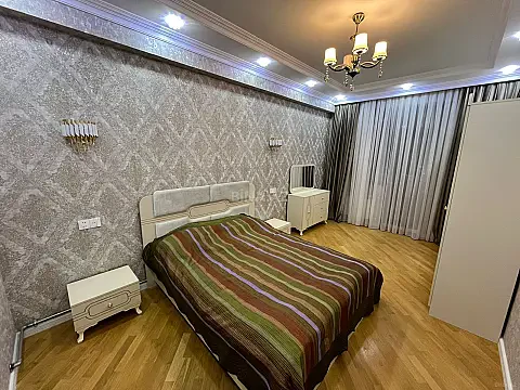 Kirayə verilir 3 otaqlı mənzil 102 m²