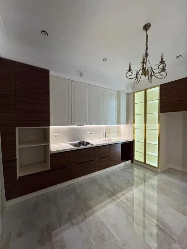 Satılır 2 otaqlı mənzil 98 m²