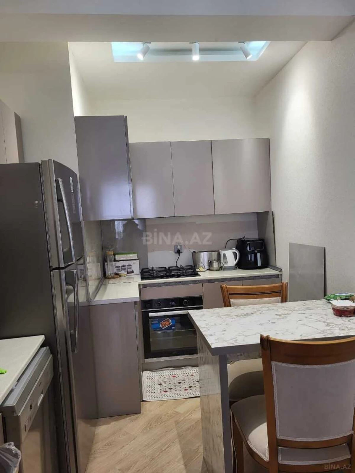 Satılır 3 otaqlı mənzil 101 m²