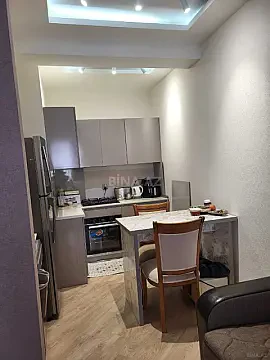Satılır 3 otaqlı mənzil 101 m²