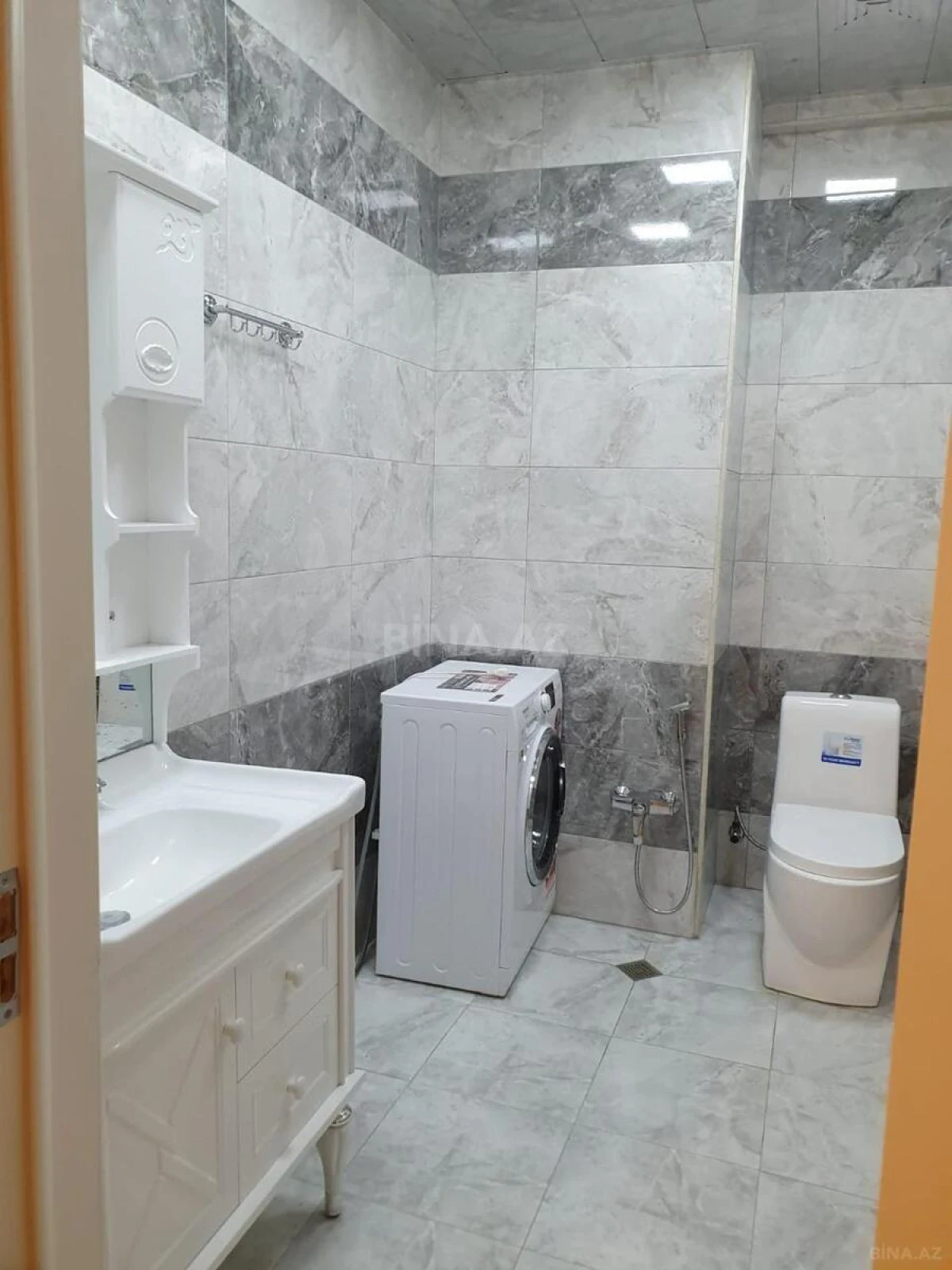 Kirayə verilir 3 otaqlı mənzil 130 m²